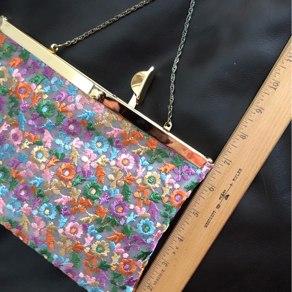 Petite Floral Clutch - Picture 4 of 6
